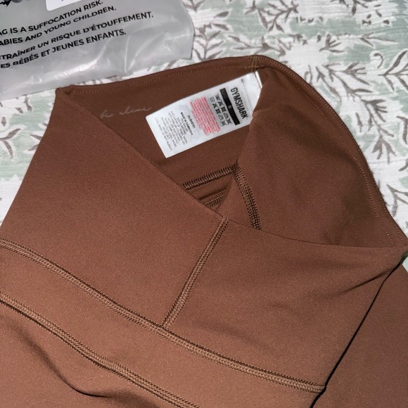 NWOT Gymshark * Whitney Simmons collection dandelion brown size small - Picture 4 of 5